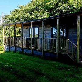Longtails, beautiful lodge retreat Bantham SDevon, hotel i Bantham