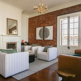 Paradise Loft, 3 Bedroom King Beds, Heart of Downtown, Full Kitchen & Wet Bar, Streaming TV
