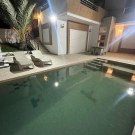 Villa Léann, hotell i Mezraya