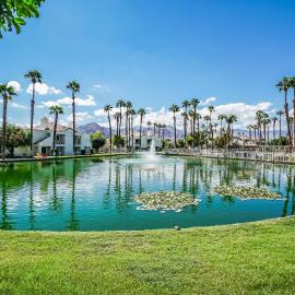 Desert Breezes Resort, hotel u gradu Palm Dezert