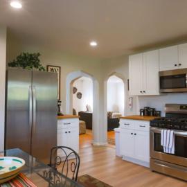 Close to City * Charming Central XL Cape Cod * Airport