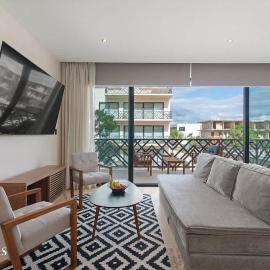 2 BR Apartment with Spacious Loft Close from Beach Zone