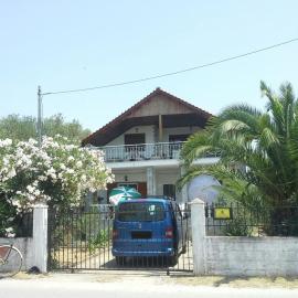 Anemos Beach Apartment, hotel u Vrasni