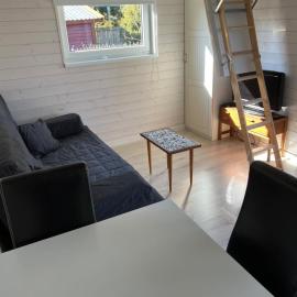ATTEFALLSHUS on HÖNÖ, 4 beds، فندق في هونو