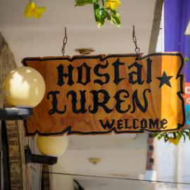 Hostal Luren - Parking, hotel in Nazca