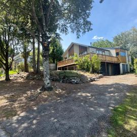 5 Alpine Avenue