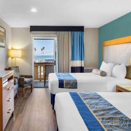 Howard Johnson by Wyndham Santa Cruz，聖克魯茲的飯店