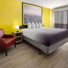 Super 8 by Wyndham Hazleton, hotel di Hazleton