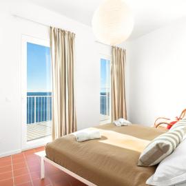 Milnamour, Whole House by the Sea with Parking