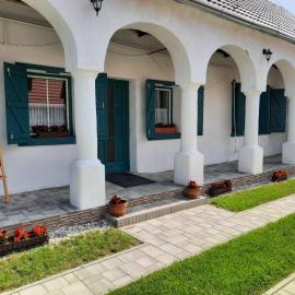 Green Village House, готель у місті Ganna