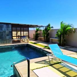 Modern luxury 4-Bedroom Villa with Private Pool, BBQ flic en flac