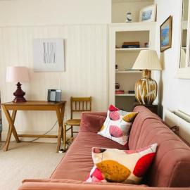Spacious comfortable flat with free parking in East Finchley, Muswell Hill & close to Alexandra Palace, hotel din Londra