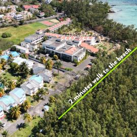 Beachfront Villa near Mont Choisy Beach, hotel in Grand-Baie