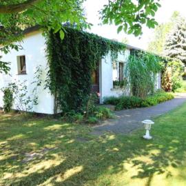 Ferienhaus mit Garten am Bodstedter Bodden, hotel a Bodstedt