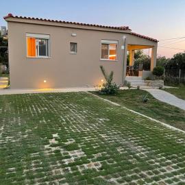 Beachfront Family Home、Levendokhórionのホテル