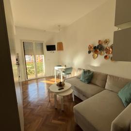 Amarilis - bilocale da Amare, Hotel in Soverato Marina