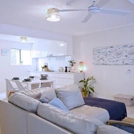 Little Gem in Peregian Beach - walking distance to beach with pool, hotel a Peregian Beach