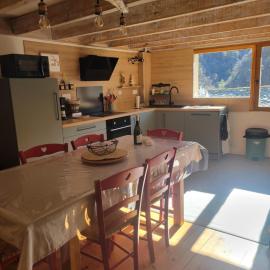Paisible maison dans les Pyrénées, hotel in Fontpédrouse