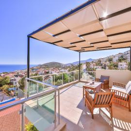 VILLA MYSTIC Private Pool-Garden & Sea Views in Central Location