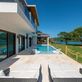 Paradise Reef Villas, готель у місті French Harbor