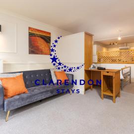 Cozy Studio Apartment Kenilworth, Free Parking, WIFI, Smart TV, hotel in Kenilworth