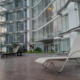 ROKET ROOM Majestic Point Serpong: Anggris şehrinde bir otel