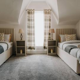 Alice - spacious 3 bedroom house contractor accommodation, hotel in Sunderland