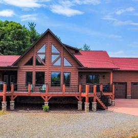 Bear Paw Lodge - North Carolina, מלון בBoomer