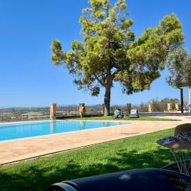 Mater Ariany, hotell i Ariany