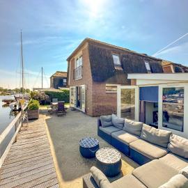 Zwaan 24-7, hotel di Breukelen