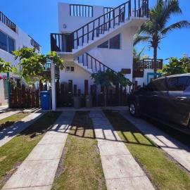 BungaLoose Casa Waimea Oceanfront, hotel sa Sipacate