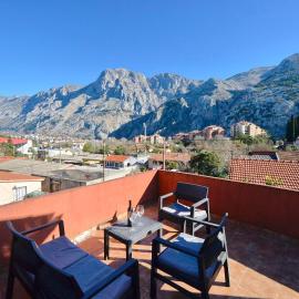 the Right Choice Apartment, khách sạn ở Kotor