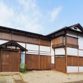 つるのこ縁屋, hotel Nanjóban