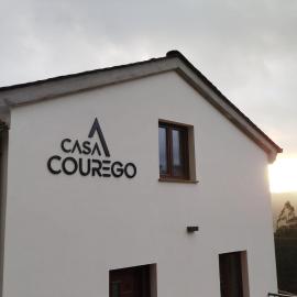 Apartamentos Casa Courego, hotell i Vegadeo