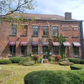Hôtel Le Monte-Cristo, hotel i Mons