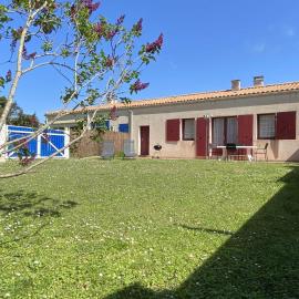 Maison 2 pièces 4 couchages DOLUS D'OLERON DDO000-023, hotell i Dolus-d'Oléron