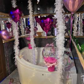 Pokoje ONLY LOVE z jacuzzi dla dwojga, готель у місті Елк