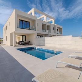 Quattro Rise, Hotel in Paralimni