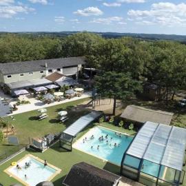 ZEcamping 4 familial animaux acceptés parc aquatique et restaurant, Hotel in Loupiac