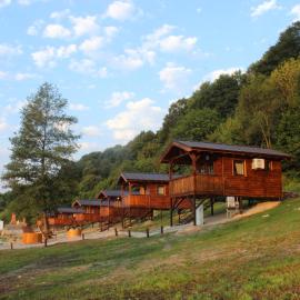 Fishing and Relax Camp, hotel din Bixad