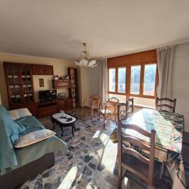 Casa Rural Apartamentos Sol ideal para familias ., hotel en Munébrega