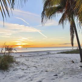 Bayview Sunset Getaway B by Sun Palace Vacations, hotel in Fort Myers Beach