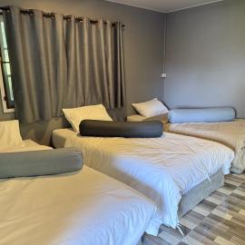 บ้านเชิงเขาโฮมสเตย์ บ้านบนเขา, hotel in Ban Mai