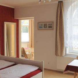 Villa Mignon - Apartment Rot, Hotel in Ostseebad Koserow