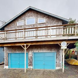 The Heron's Nest Vacation Rental, hotel in Cape Meares