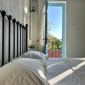 Cesmeli Han, viešbutis mieste Aivalikas