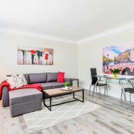 Central Corktown Apartment for City Explorers, hotel din Hamilton