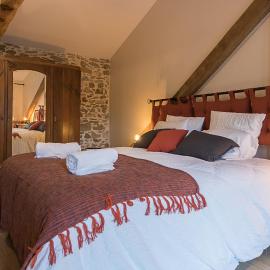 La Ferme des Hautins - Chambres -d'Hôtes、Rieucazéのホテル