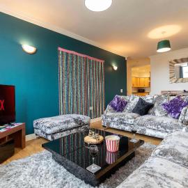 Town Centre Spacious Apartment with Private Parking, hotel in Middlesbrough