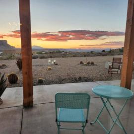 Lake Powell Sunrise Villa by Antelope Canyon with firepit and scenic views, hotel u gradu Big Voter